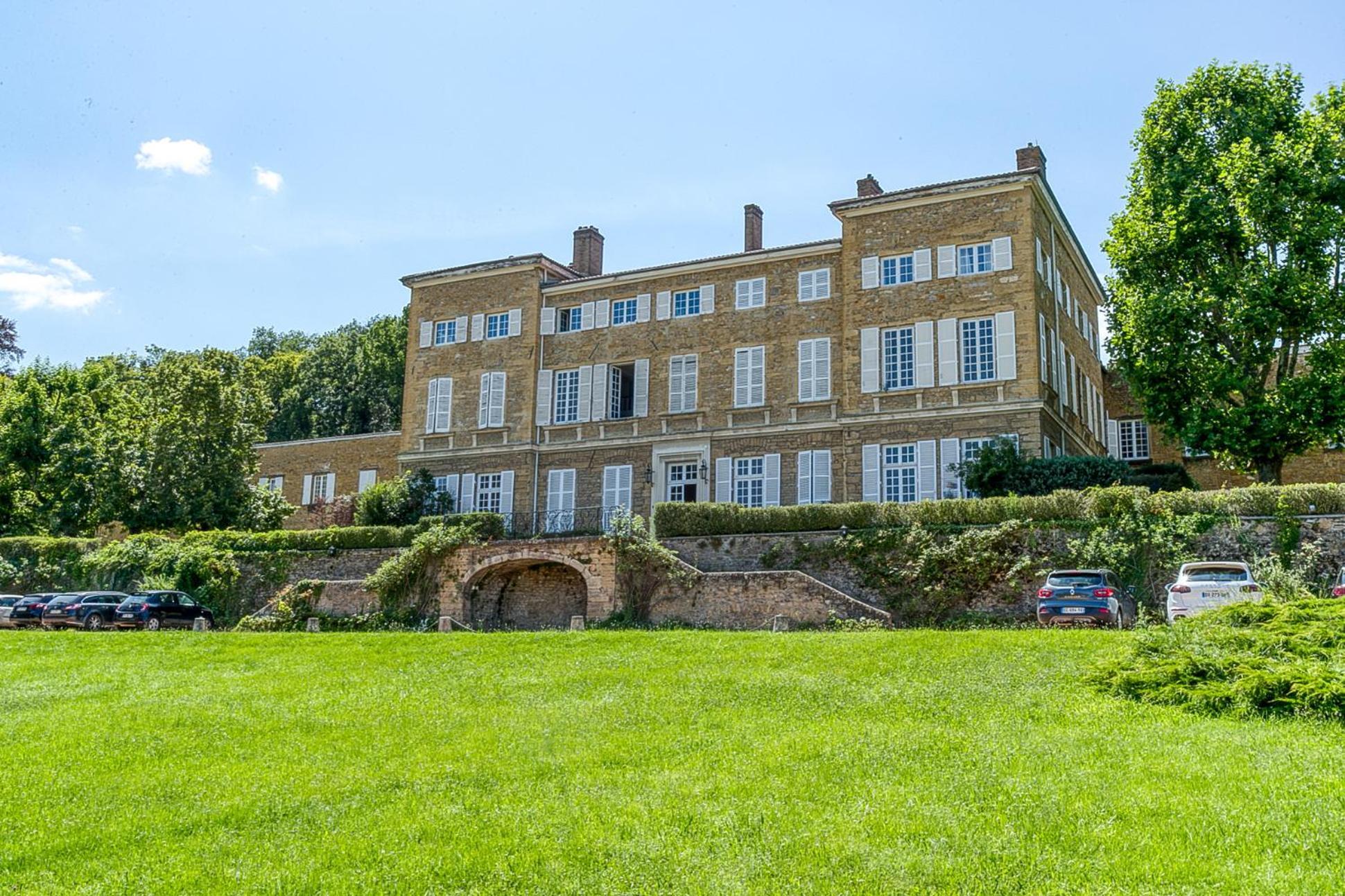 Sejourner Au Chateau De La Roue Grand Appartement Lissieu Exteriér fotografie